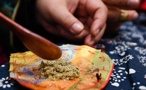 感冒了别随便买中成药吃 这些用药错误你都犯了吗?