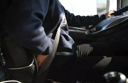 ˾���������ھ�������ƨ���� ���������ǹؼ�