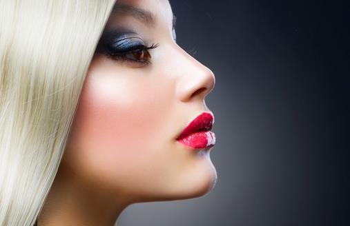 ���ǲ���ɫ �����ڴ�ױ����